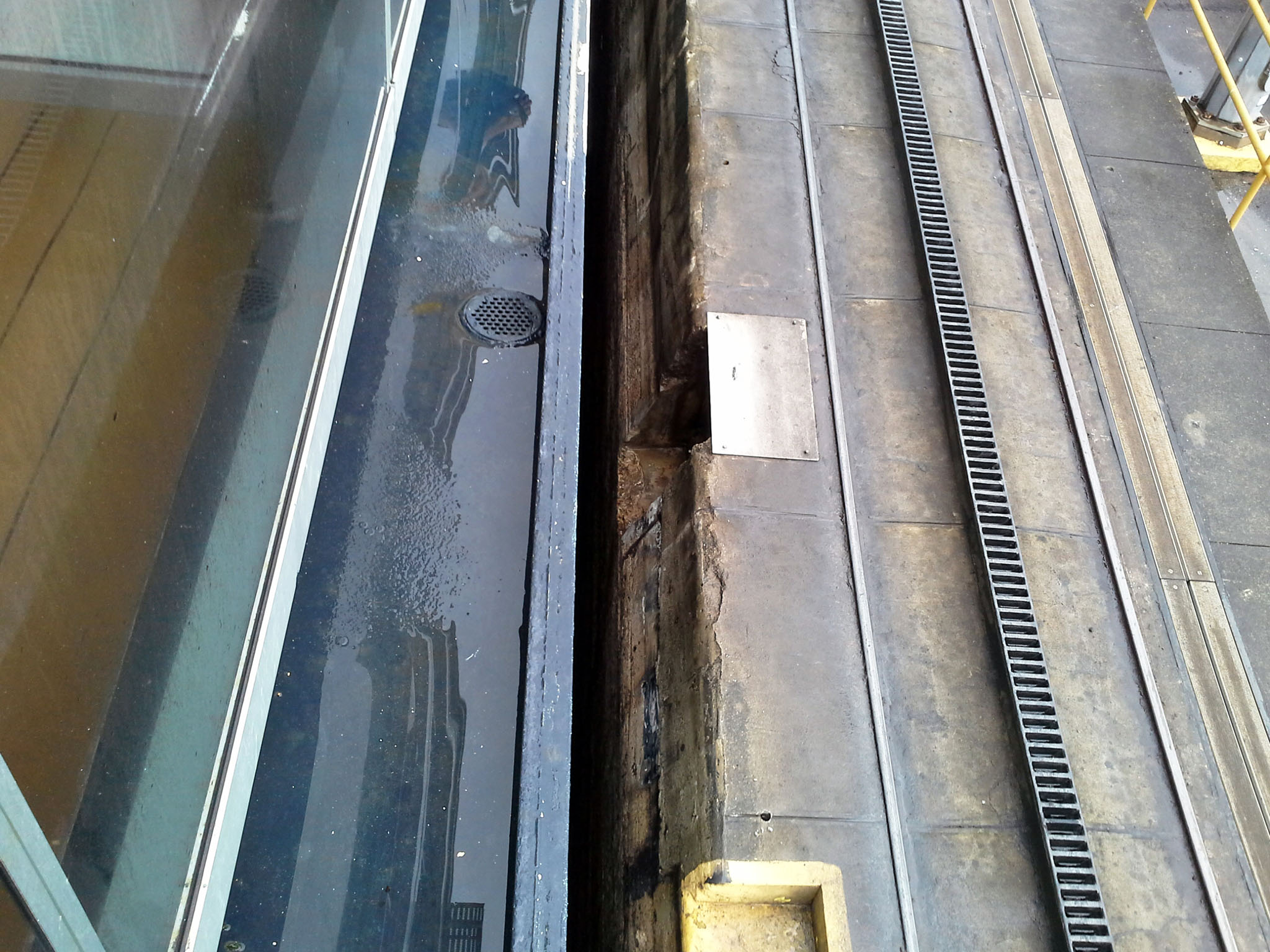 A Gap between the ship and the canal wall